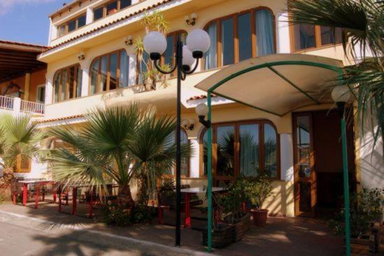 Hotel All'antico Pozzo Barcellona-Pozzo di Gotto